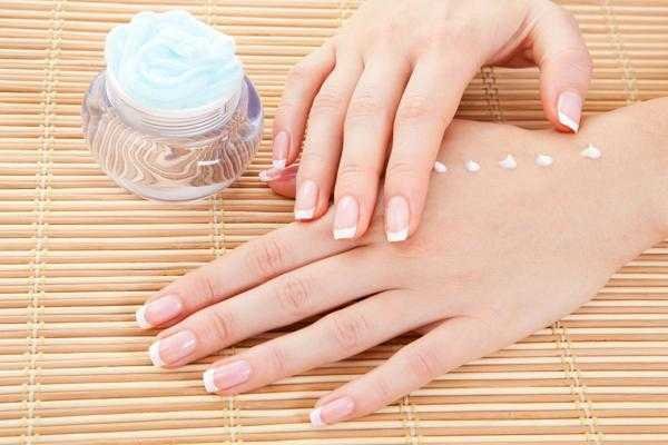 Dicas de Cuidados com as Mãos e Pés A