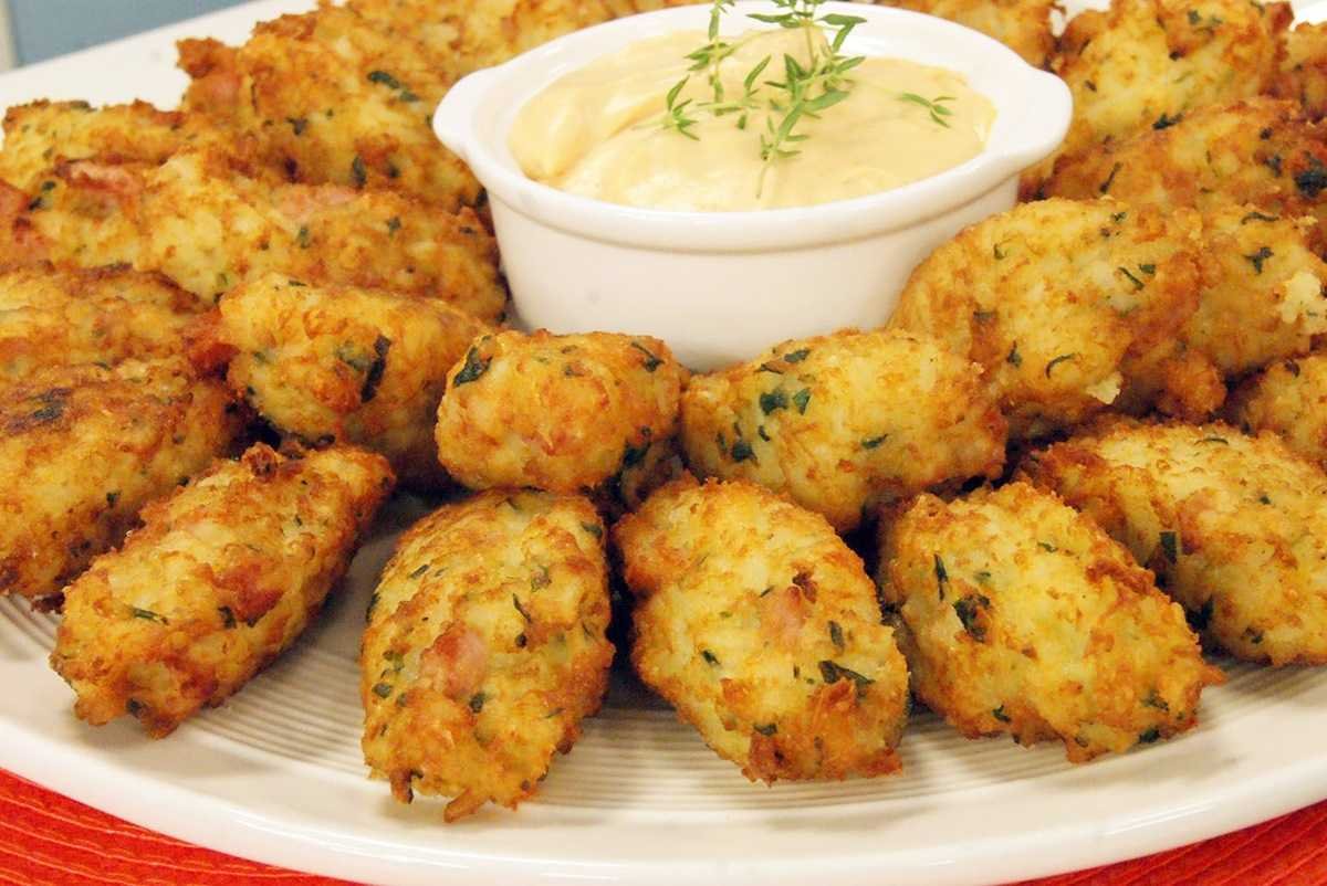 Bolinhos de arroz recheados com frango