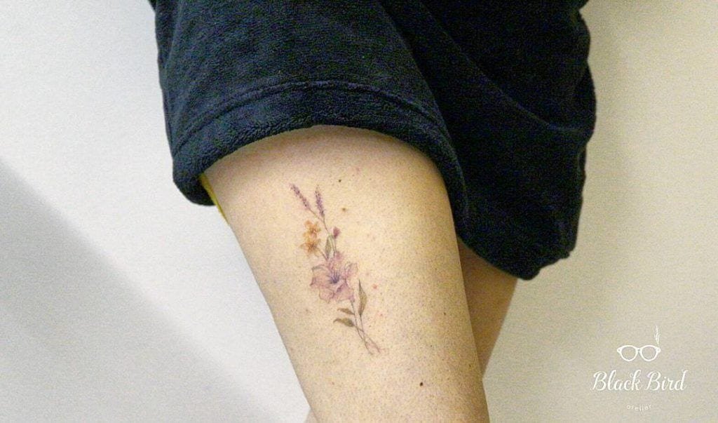 100 tatuagem de flores para você se inspirar a fazer