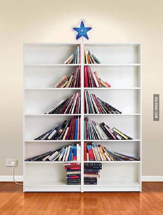 Árvore de Natal com livros