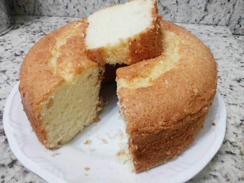 Bolo de iogurte rápido e fácil 