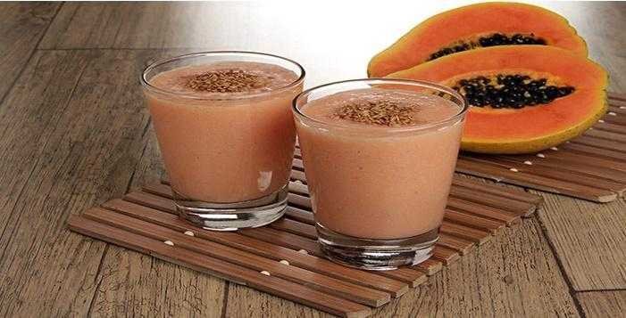 Suco de mamão e linhaça para regular o funcionamento do intestino