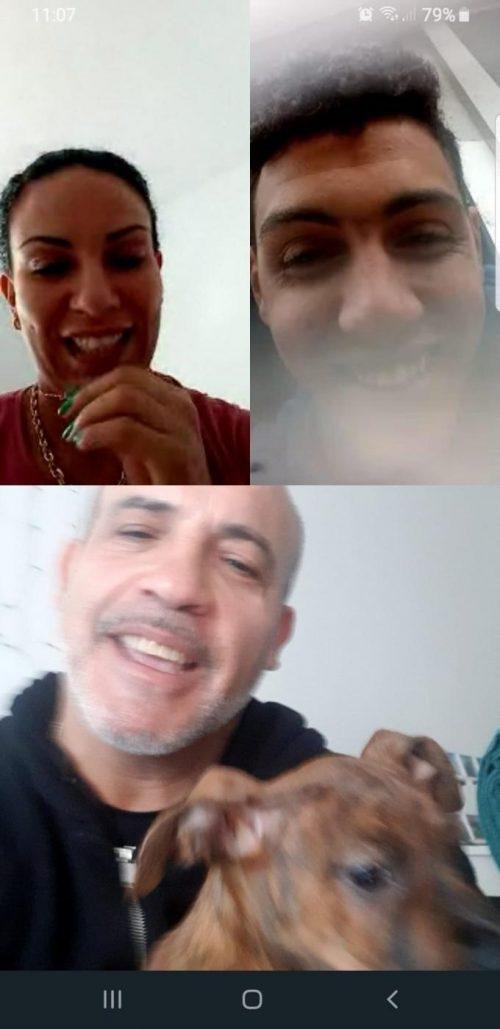1636093784 390 Policial adota cachorrinho que chegou de barco com dono imigrante