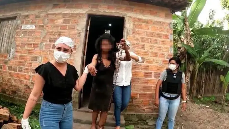Mãe que manteve filha em cárcere privado por quase 20 anos é presa no Maranhão