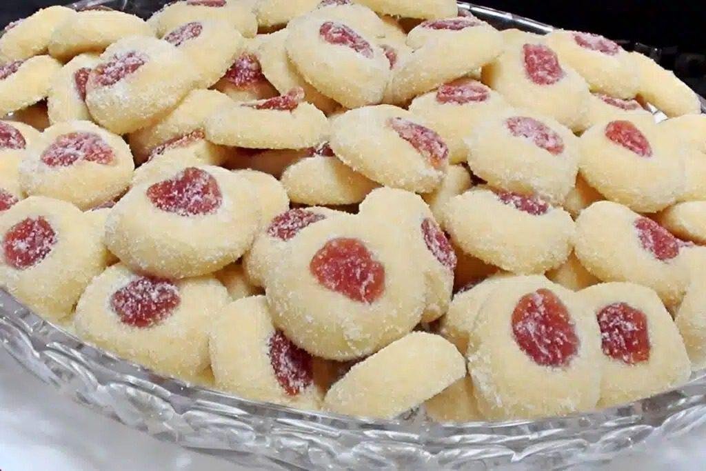 Biscoitinho amanteigado com goiabada fácil