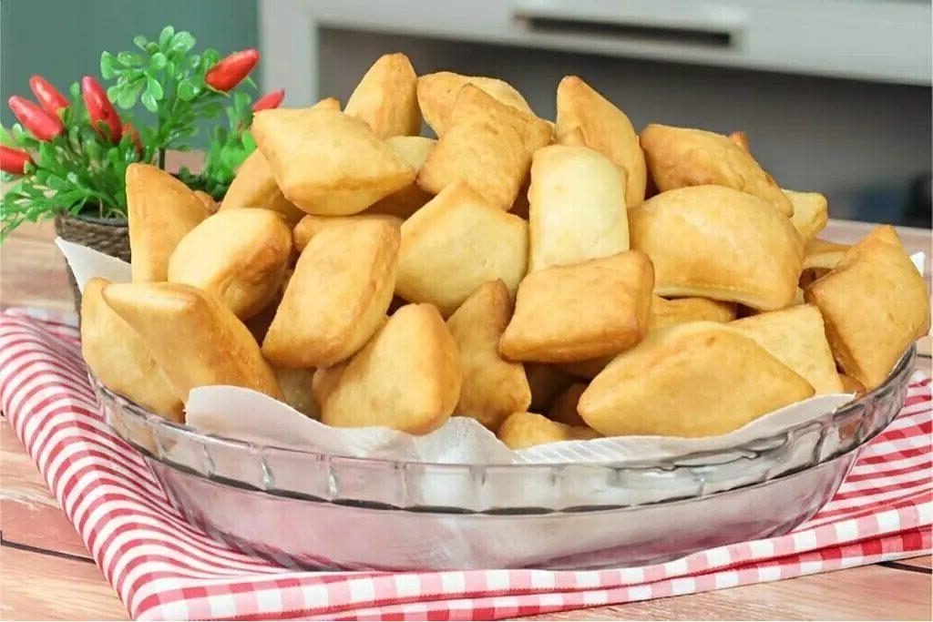 Massinha frita ou bolinho de vento uma delícia igual vovó fazia quando éramos criança