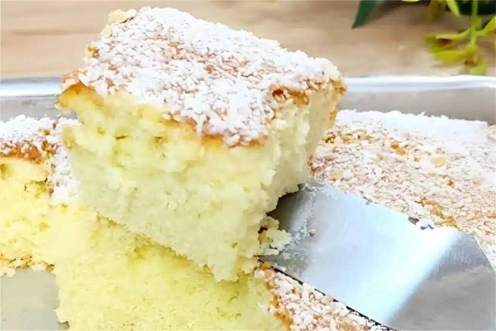 Bolo de maisena com coco bem fofinho