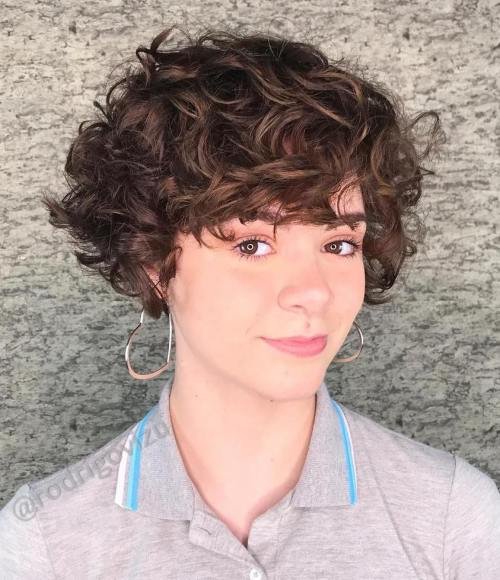 Pixie Bob curto para cabelos cacheados