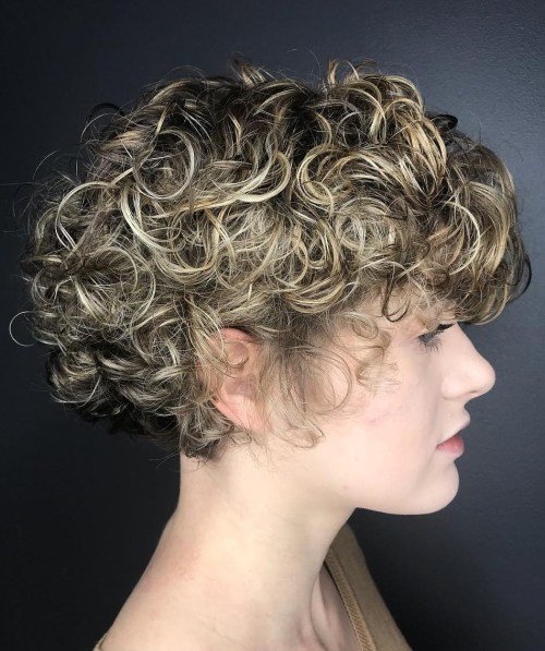 Bob Balayage Loiro Encaracolado