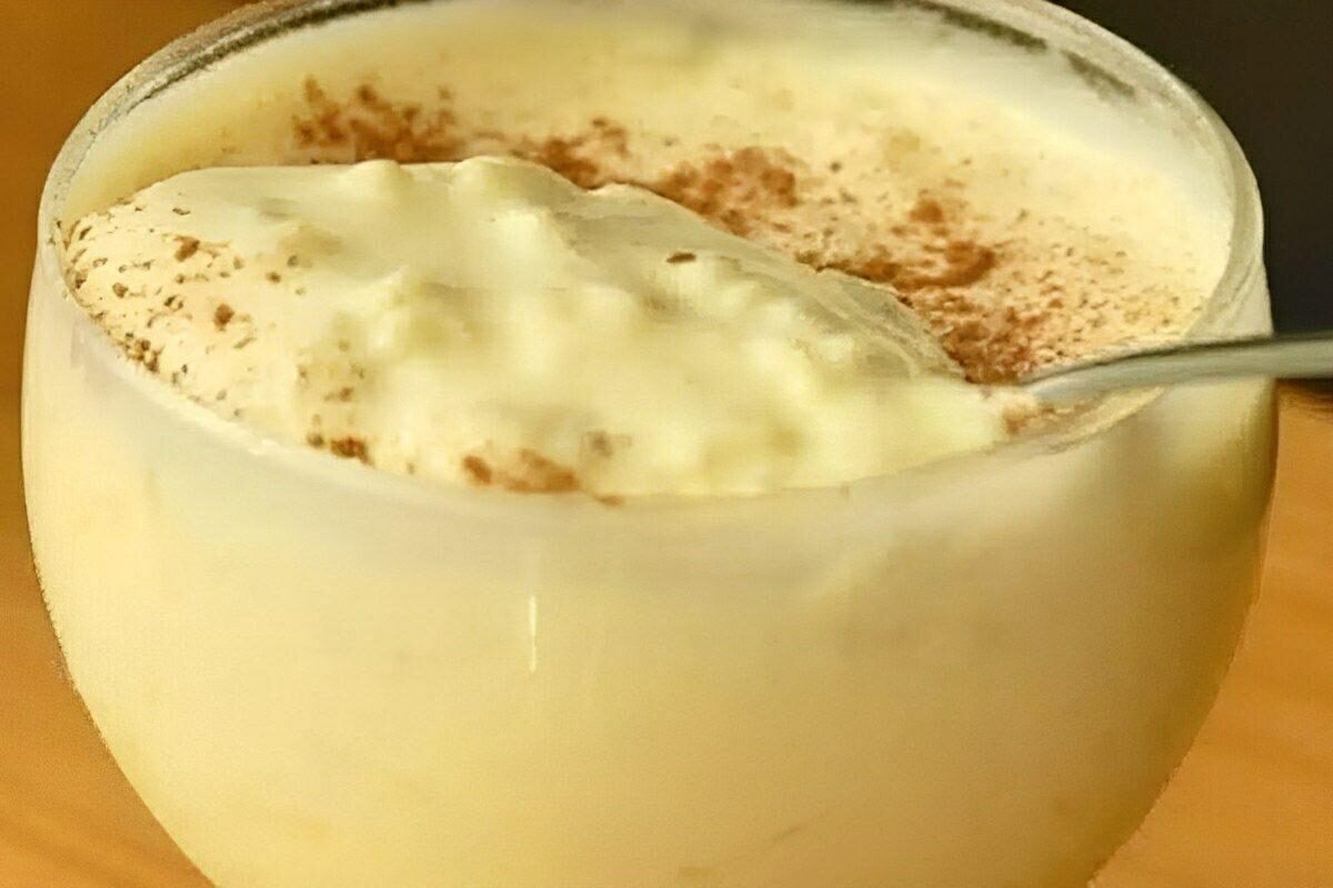 Arroz doce bem cremoso que fica pronto rapidinho e fica simplesmente maravilhoso