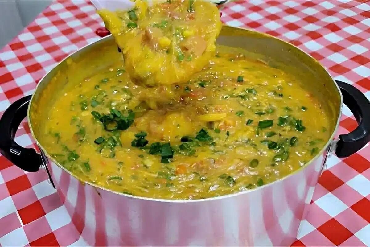 Caldo de quenga fácil de fazer e delicioso para aquecer nos dias frios