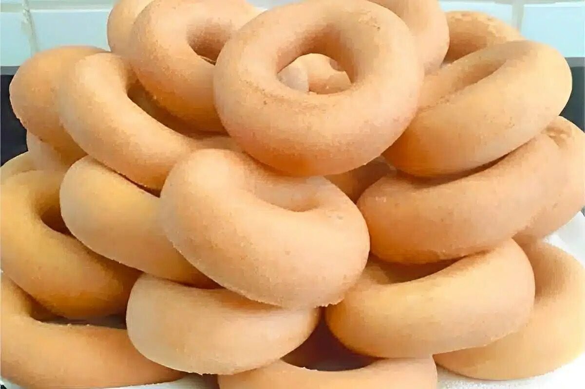 Rosquinha de polvilho frita muito fofinha e sequinha para acompanhar seu café ou chá