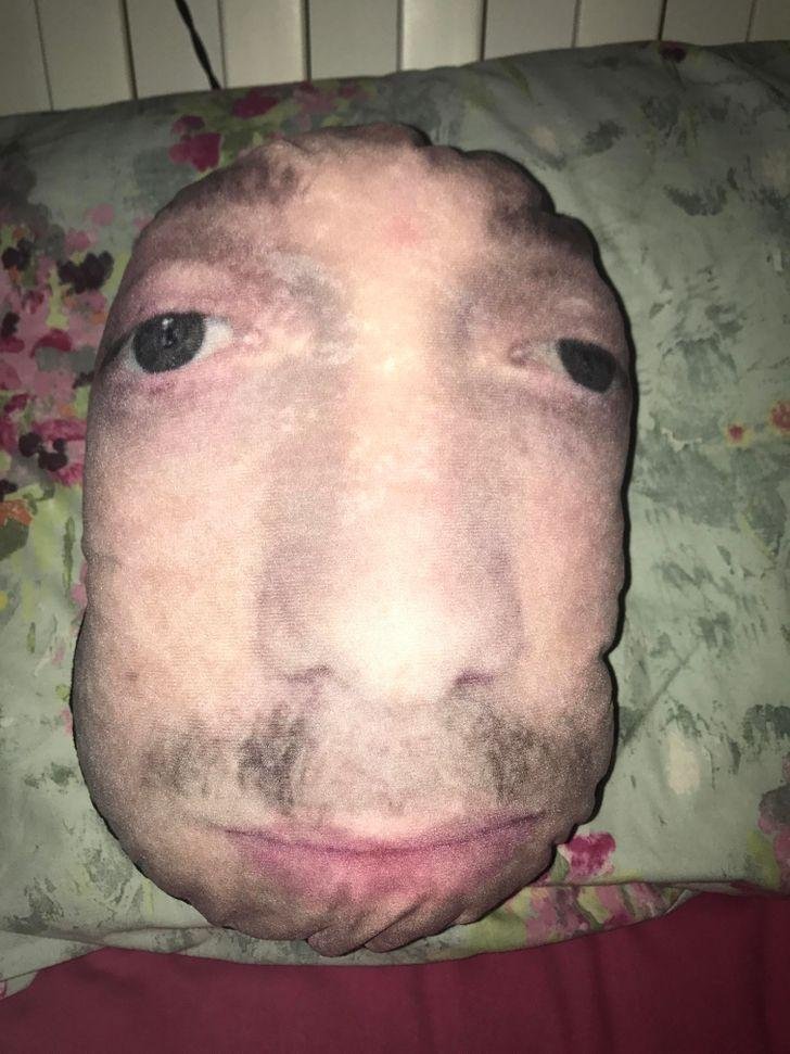 13 pessoas ficaram muito decepcionadas com as compras pela internet