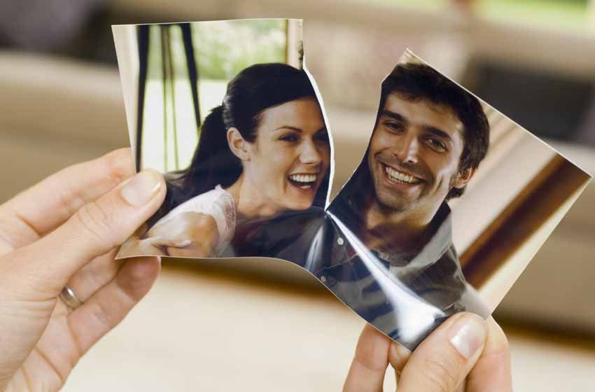 Sinais de que seu namorado ainda não esqueceu a ex 1q