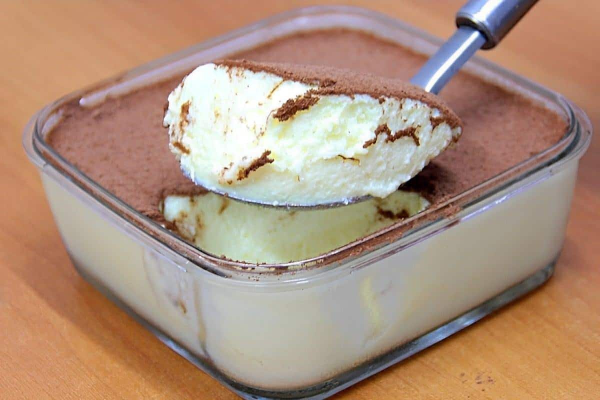 Sobremesa gelada de leite ninho feita com apenas 4 ingredientes uma delícia