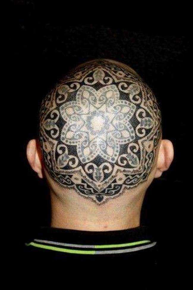 1749176888 134 20 Cabecas tatuadas que vao te deixar boquiaberto