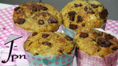 Muffin de banana com gotas de chocolate