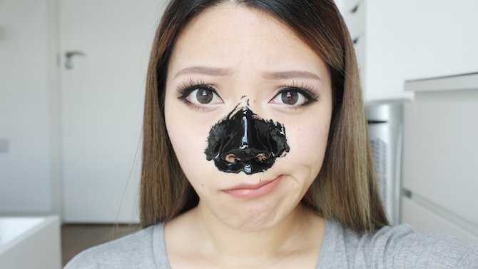 Como fazer máscara de carvão contra cravos