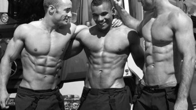 Bombeiros franceses lançam o calendário bem quente