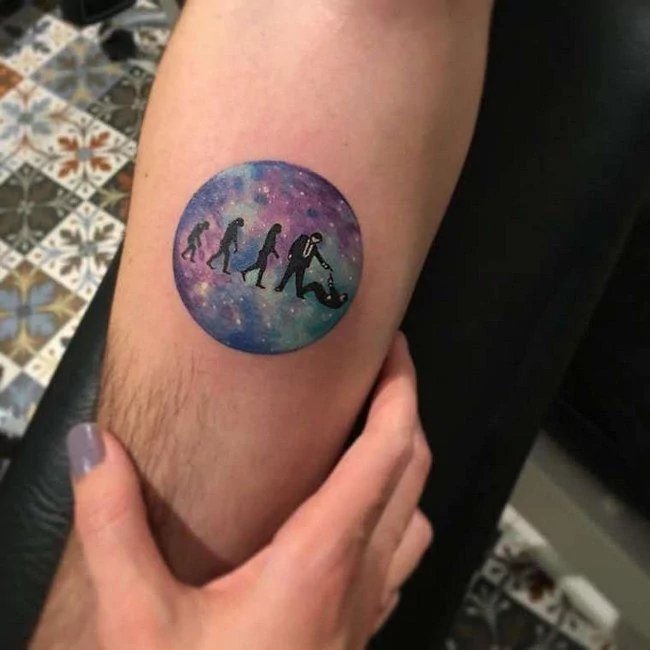 1749220029 248 20 Tatuagens com desenhos detalhados em circulos