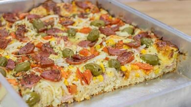 Pizza caseira com massa mole simples e deliciosa