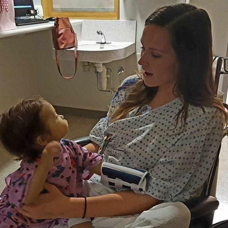 talia3 - Garota de 22 anos foi contratada para cuidar desse bebê durante 3 semanas