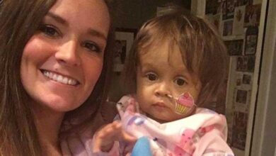 Garota de 22 anos foi contratada para cuidar desse bebê durante 3 semanas. Mas os pais jamais esperavam que ela fizesse isso