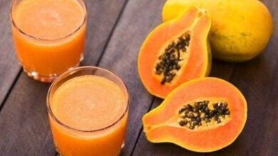 Suco de mamão para alisar o ventre