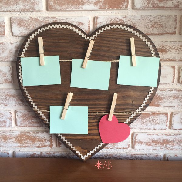 painel de recados de madeira