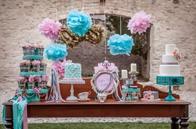 festa com pompons de papel