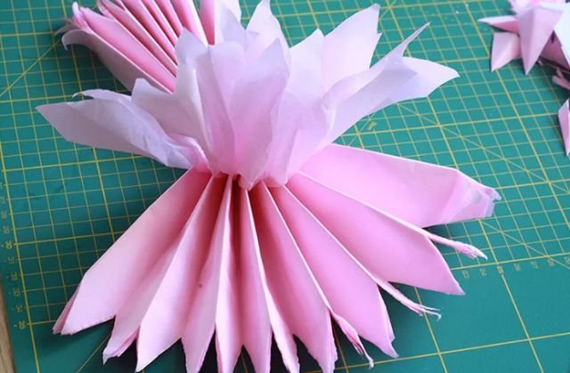 pompons de papel fáceis