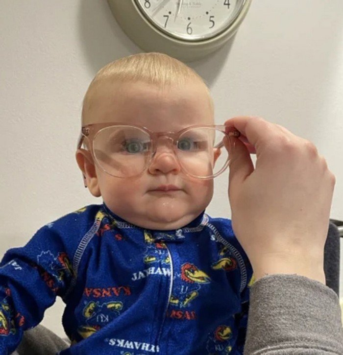 1749494169 902 17 Bebes fofos que ja parecem ter nascido com 50 blank