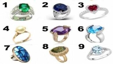 Escolha um anel e veja a mensagem oculta na pedra