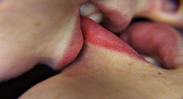 1749546310 881 5 Coisas que voce jamais deve fazer ao beijar