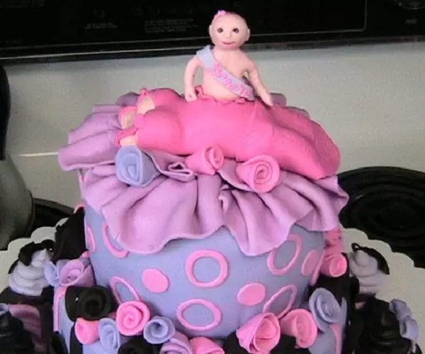 1749599835 146 Os 14 Bolos de Cha de bebe mais bizarros que blank