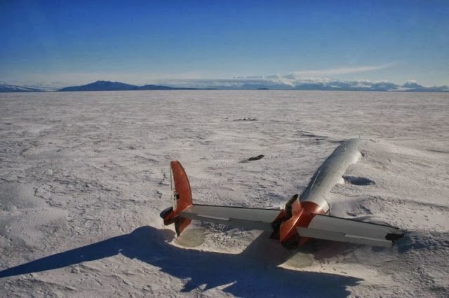 1749670515 807 24 predios abandonados que foram totalmente transformados pela natureza os restos de Pegasus em McMurdo Sound, Antarctica