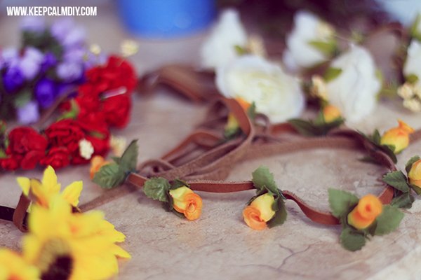 coroa com flores delicada