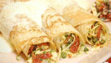 Panqueca de tomate seco e rúcula