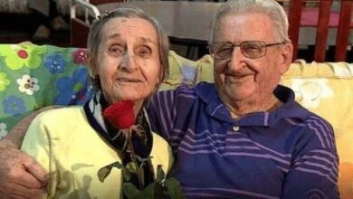 Depois de 65 anos, casal se reencontra no asilo e volta a namorar
