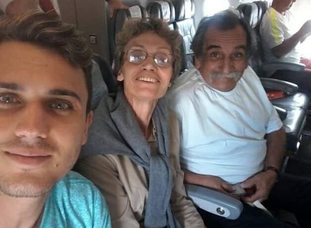 1749736630 719 Marido faz serenata todos os dias para mulher que enfrenta