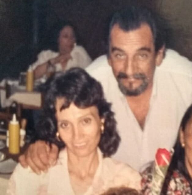 1749736630 75 Marido faz serenata todos os dias para mulher que enfrenta