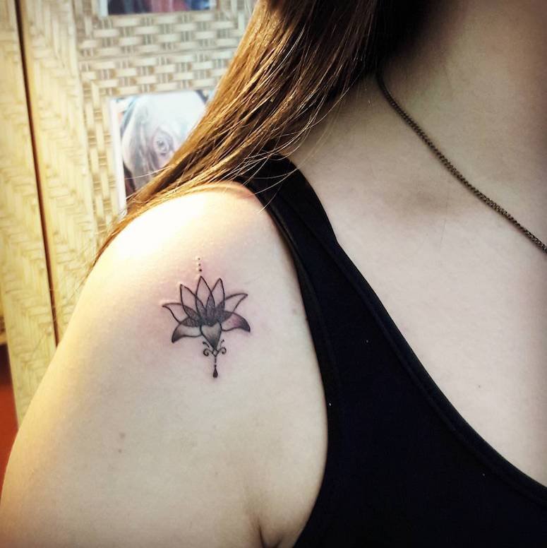 1749744670 45 100 Ideias de tatuagens femininas no ombro 100 imagens de tatuagens femininas no ombro para te inspirar