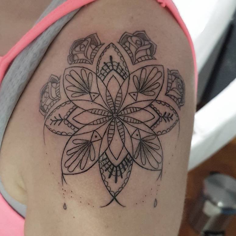 100 imagens de tatuagens femininas no ombro para te inspirar