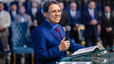 “Isso é uma vergonha”: pastor critica valor cobrado por cantores evangélicos