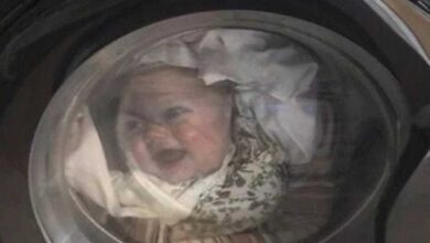 Pai quase infarta após mãe pôr camiseta com rosto de seu bebê pra lavar