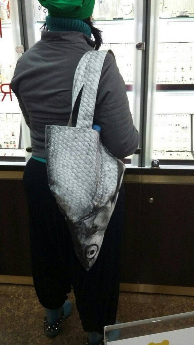 1749916528 191 20 Pessoas que tentaram ficar na moda mas tinham um