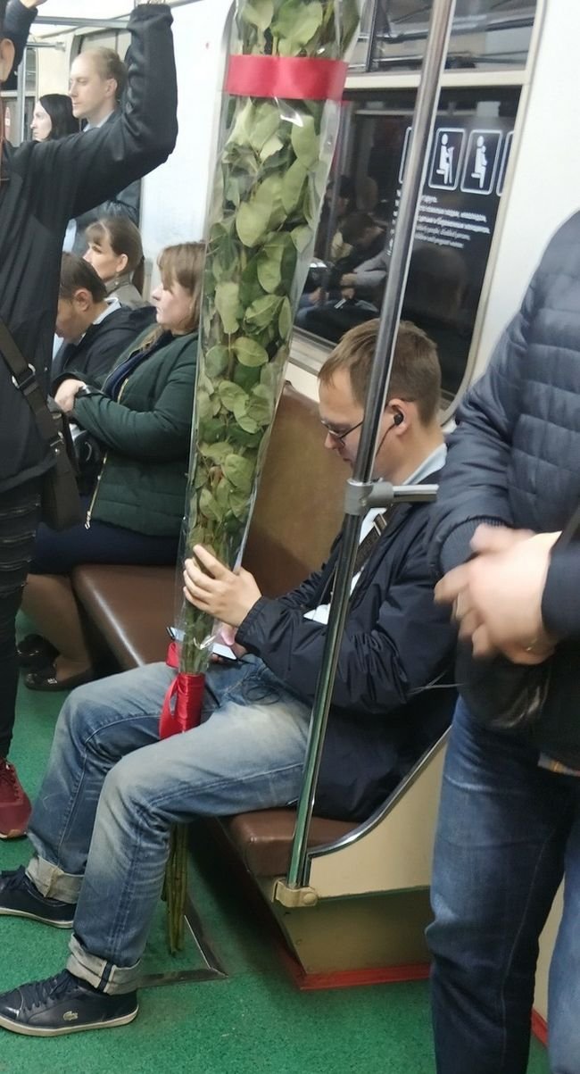 1749916528 417 20 Pessoas que tentaram ficar na moda mas tinham um