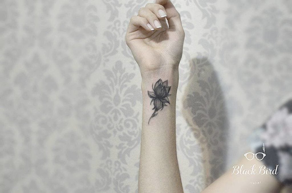 100 tatuagem de flores para você se inspirar a fazer