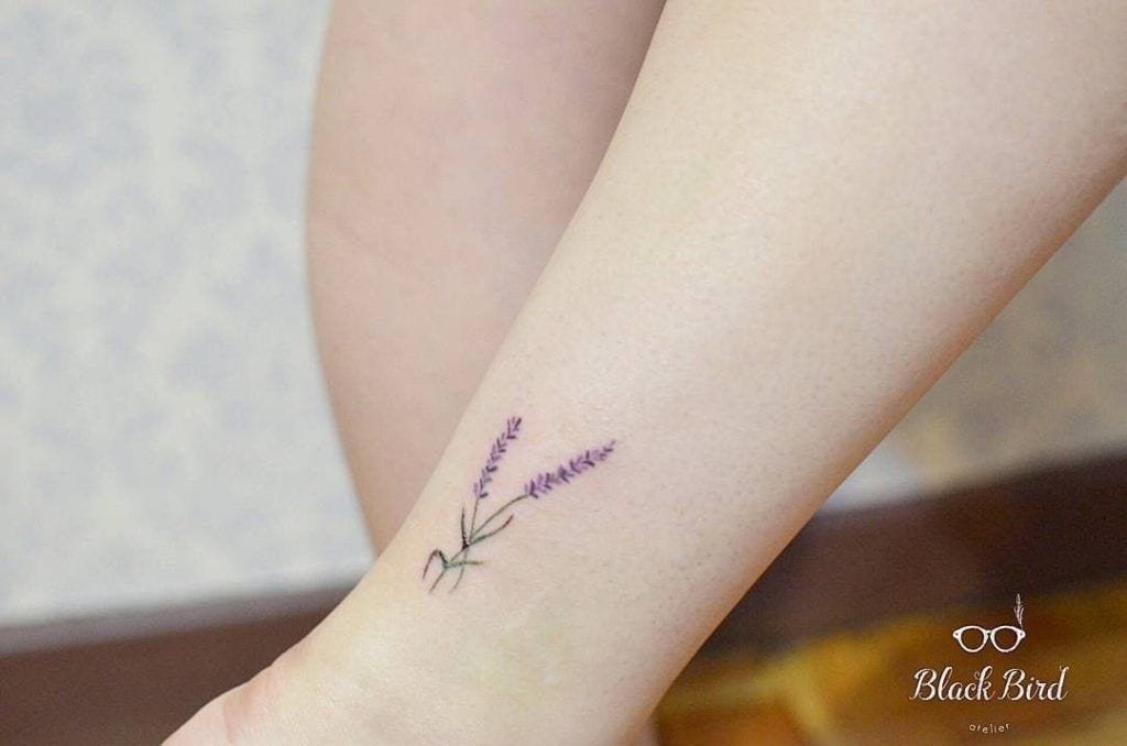 100 tatuagem de flores para você se inspirar a fazer