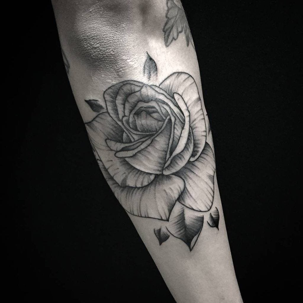 100 tatuagem de flores para você se inspirar a fazer